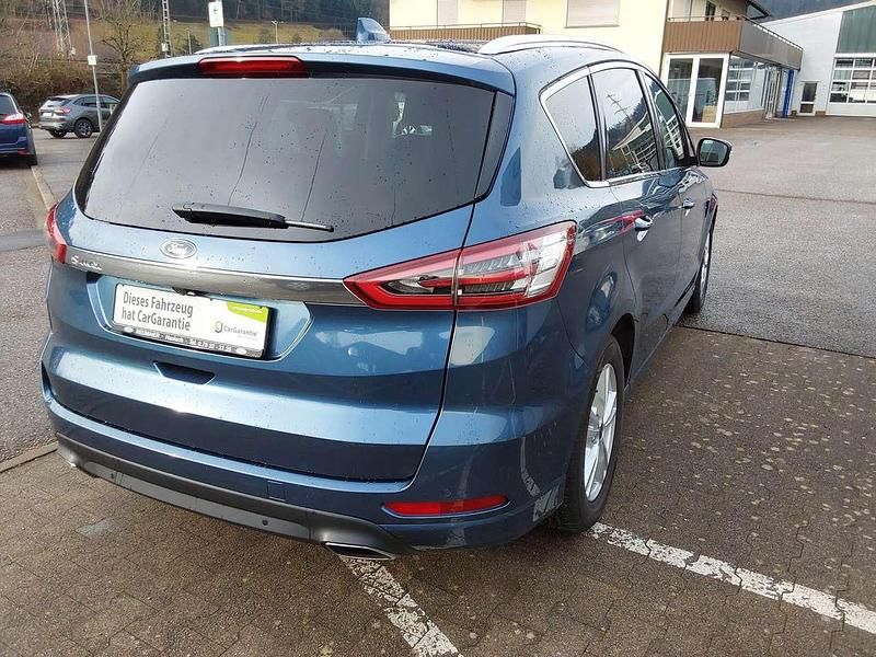 Gebraucht Ford S-MAX Titanium 190 PS (139 kW) 2022 Chromablau metallic Van / Kleinbus