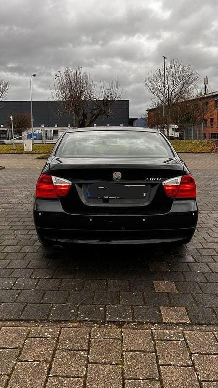 Gebraucht BMW 318 143 PS (105 kW) 2007 Schwarz Limousine