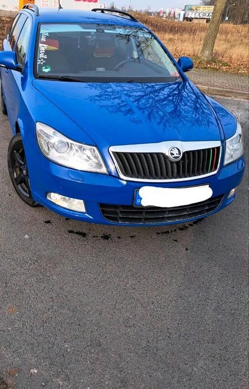 Gebraucht Skoda Octavia 122 PS (89 kW) 2009 Blau Kombi