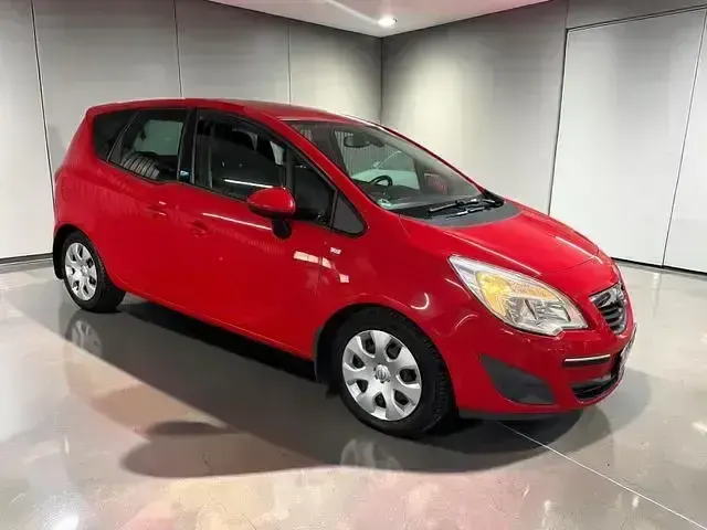 Gebraucht Opel Meriva Edition 101 PS (74 kW) 2010 Magma rot (b) Van / Kleinbus