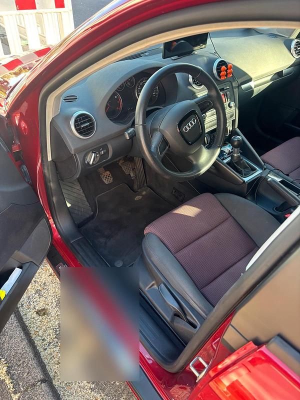 Gebraucht Audi A3 Sportback 125 PS (91 kW) 2009 Rot Kleinwagen