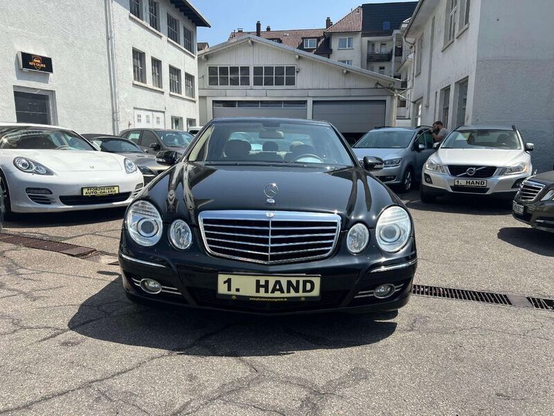 Obsidianschwarz metalliclack (metallic) Gebraucht 2008 Mercedes E300 Limousine | 13.950 € (Teuer) - Bild 1/4