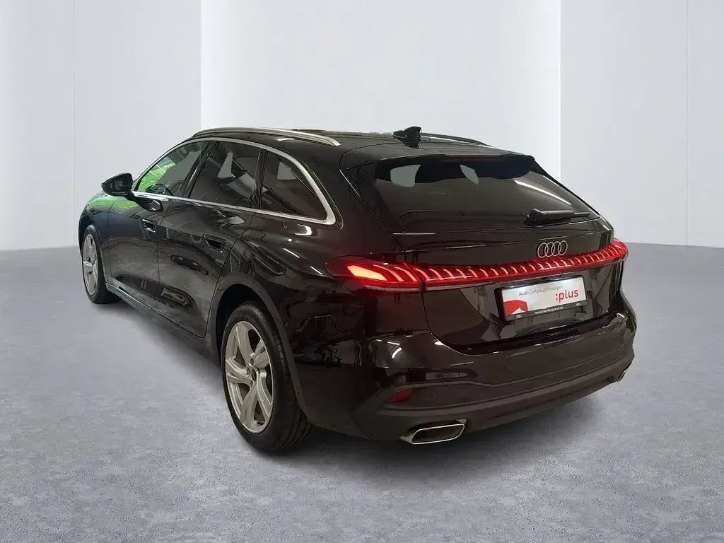 Gebraucht Audi A5 204 PS (150 kW) 2025 0e mythosschwarz metallic Kombi