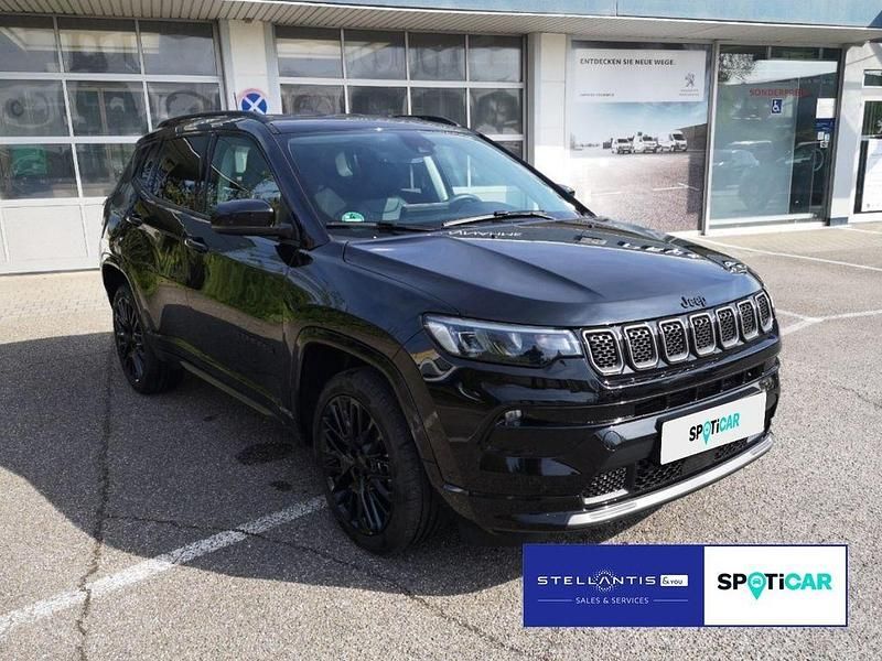 Käytetty Jeep Compass 131 HP (96 kW) 2024 Musta Katumaasturi