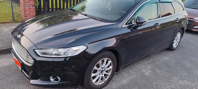 Gebraucht Ford Mondeo Titanium 150 PS (110 kW) 2015 Schwarz Kombi