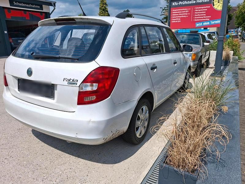 Gebraucht Skoda Fabia 60 PS (44 kW) 2009 Weiß Kombi
