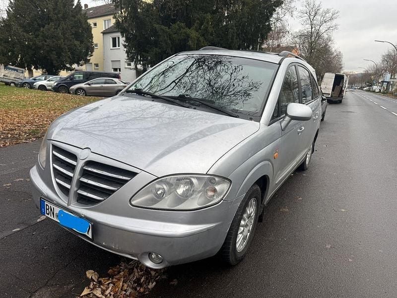Silber Gebraucht 2007 Ssangyong (KGM) Rodius SUV | 3.999 € - Bild 1/4