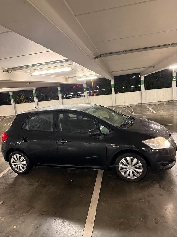 Schwarz Gebraucht 2010 Toyota Auris Kleinwagen | 4.000 € - Bild 1/4