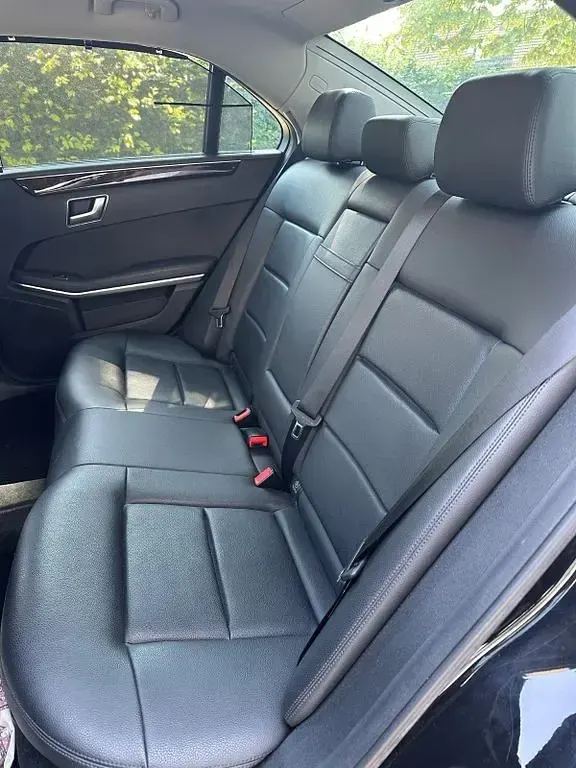 Gebraucht Mercedes E220 Elegance 170 PS (125 kW) 2013 Schwarz Limousine