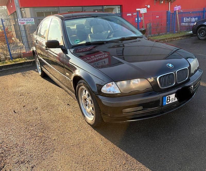 Gebraucht BMW 318 118 PS (86 kW) 2000 Schwarz Limousine