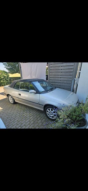 Silber Gebraucht 1997 Opel Astra Cabriolet Edition Cabrio | 600 € (Superpreis) - Bild 1/4