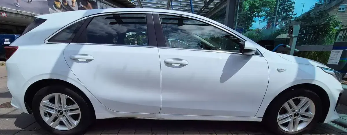 Gebraucht Kia Ceed Vision 140 PS (102 kW) 2021 Weiß Kleinwagen