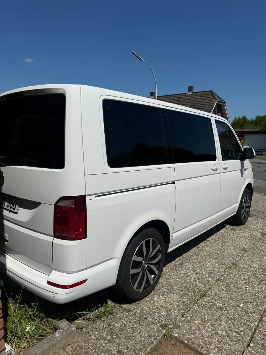 Gebraucht VW Multivan Comfortline 150 PS (110 kW) 2019 Weiß Van / Kleinbus