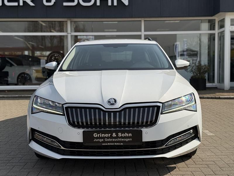 Gebraucht Skoda Superb Ambition 218 PS (160 kW) 2021 Weiß Kombi