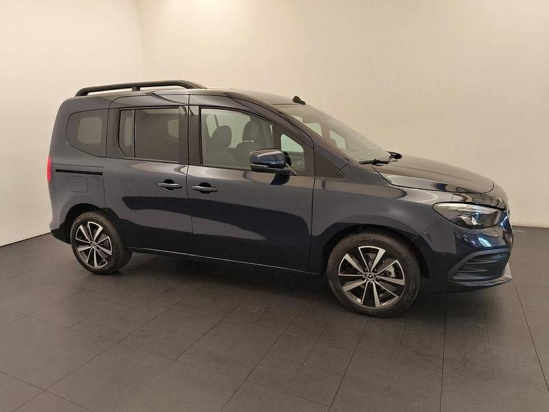 Gebraucht Mercedes T180 Progressive 116 PS (85 kW) 2025 Blau Van / Kleinbus