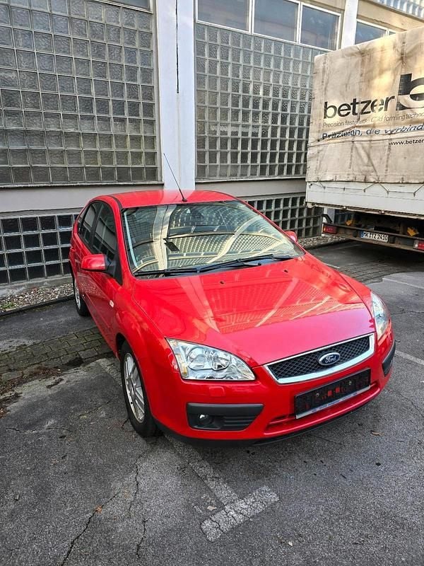 Gebraucht Ford Focus Ghia 116 PS (85 kW) 2005 Rot Limousine