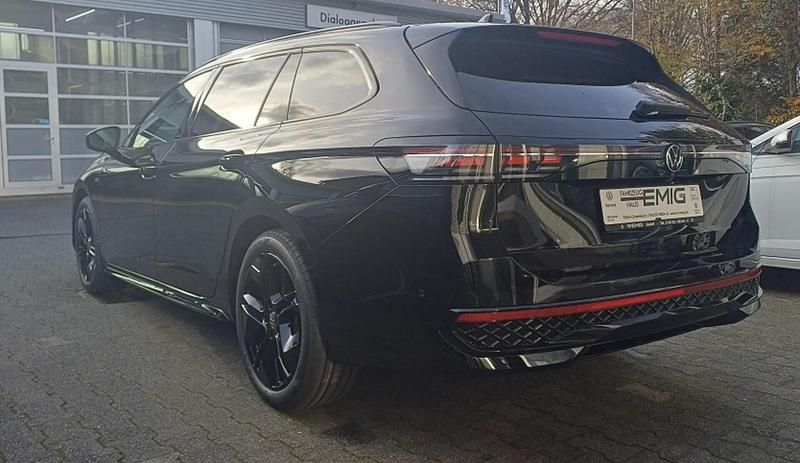 Nouă VW Passat Style 193 CP (141 kW) 2025 Negru Berlinǎ
