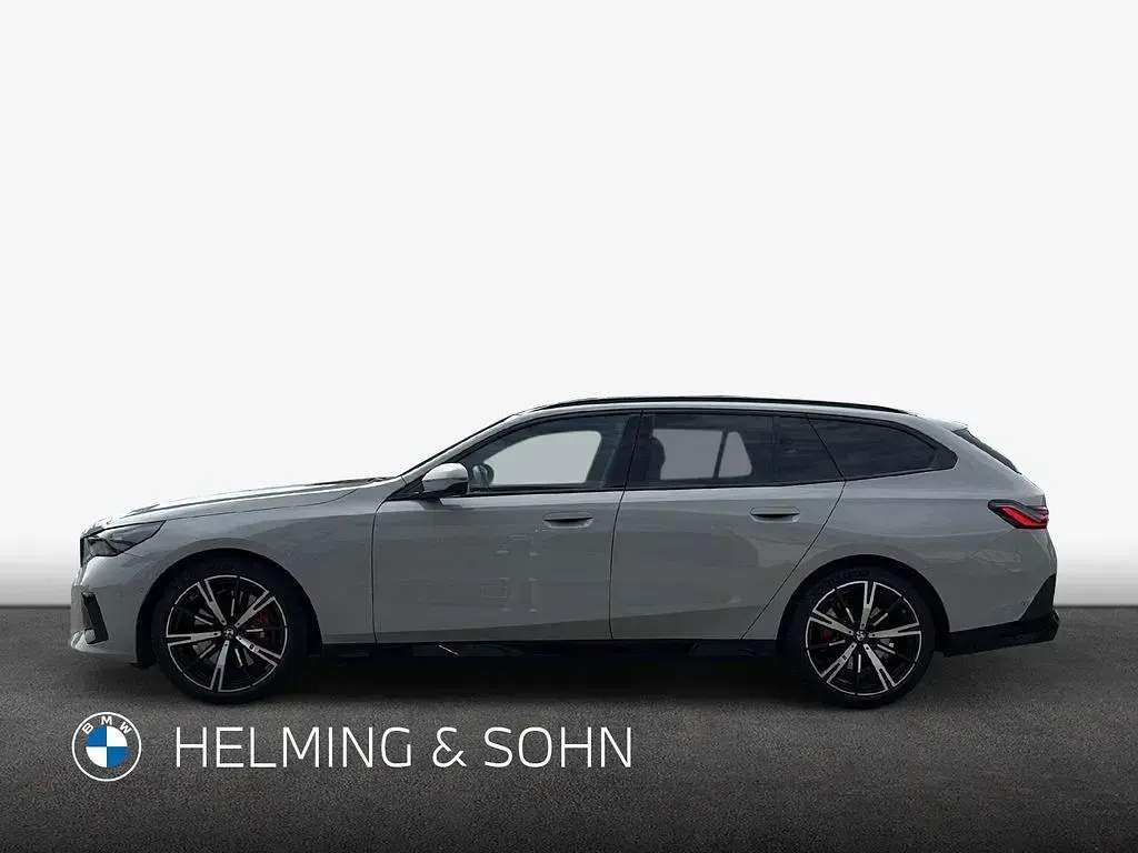 Gebraucht BMW 540 M Sport 303 PS (222 kW) 2026 Beige Kombi