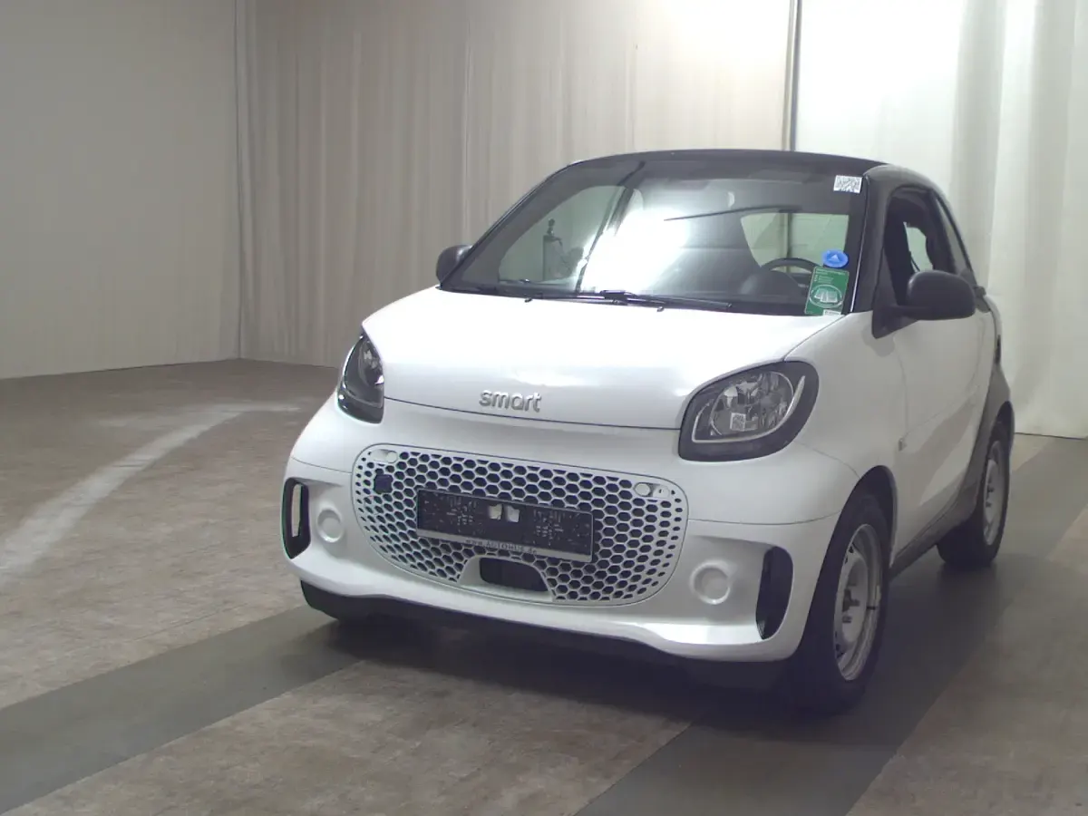 Gebraucht Smart ForTwo Electric Drive 60 kW (82 PS) 2022 Weiß Kleinwagen