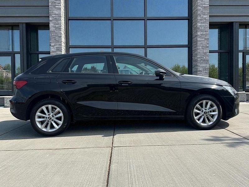 Gebraucht Audi A3 Ambiente 110 PS (80 kW) 2023 Schwarz Limousine