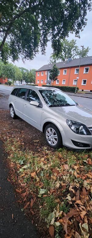 Gebraucht Opel Astra Innovation 140 PS (102 kW) 2009 Silber Limousine