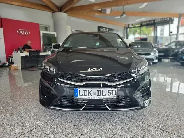 Gebraucht Kia Ceed GT-Line 140 PS (102 kW) 2025 (1k) zilinaschwarz met. Kleinwagen