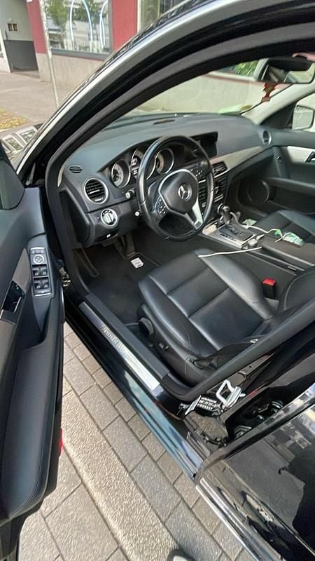Schwarz Gebraucht 2012 Mercedes C250 Kombi | 5.700 € (Superpreis) - Bild 1/4