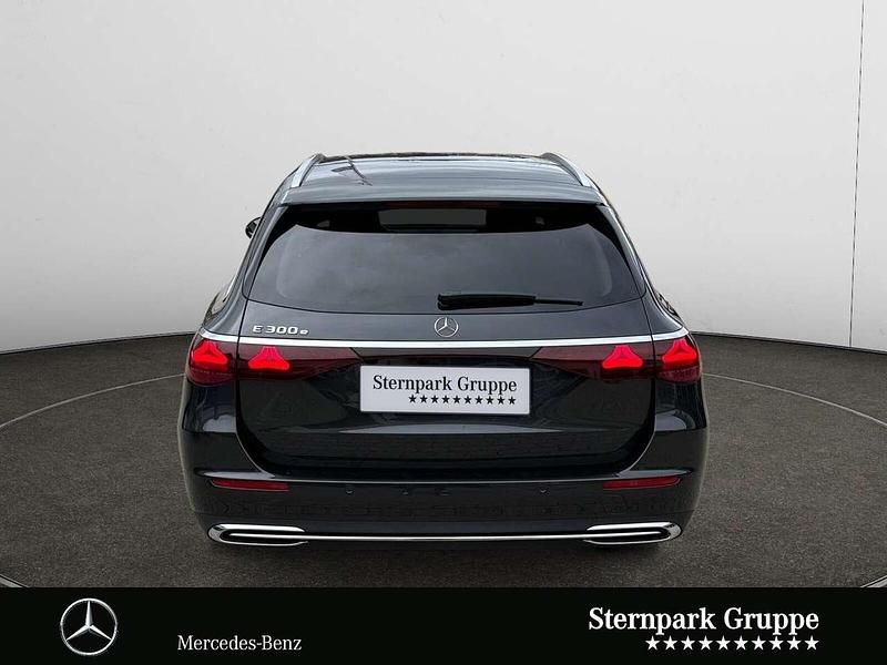 Gebraucht Mercedes E300 313 PS (230 kW) 2024 Grau Limousine