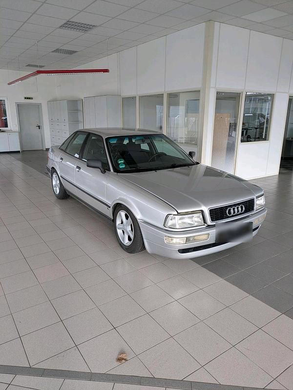 Second-hand Audi 80 Basis 115 CP (84 kW) 1994 Argintiu Berlinǎ