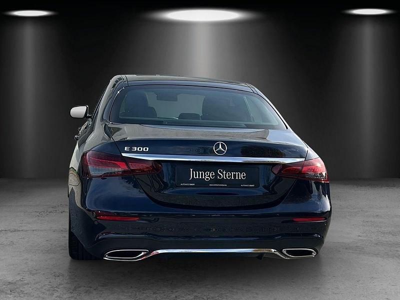 Gebraucht Mercedes E300 AMG 258 PS (189 kW) 2021 Blau Limousine