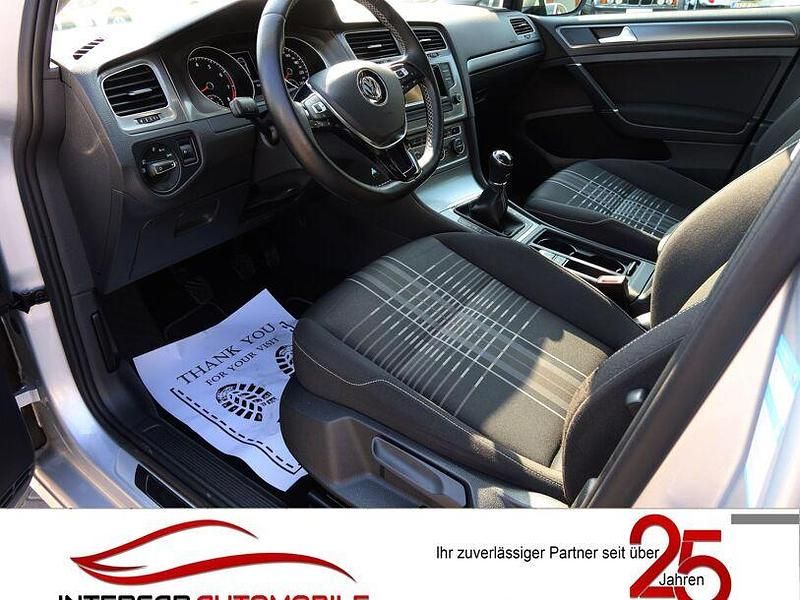 Gebraucht VW Golf VII LOUNGE 86 PS (63 kW) 2015 Reflexsilber metallic Limousine