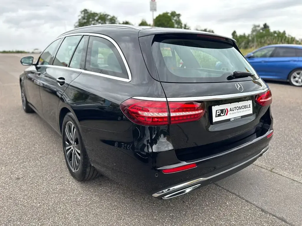 Gebraucht Mercedes E220 Avantgarde 200 PS (147 kW) 2023 Schwarz Kombi