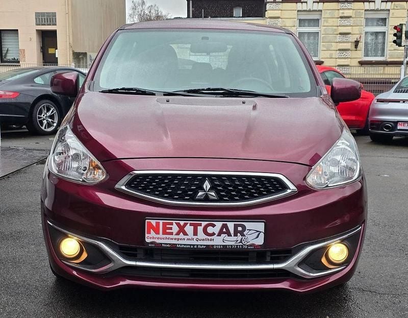 Gebraucht Mitsubishi Space Star Diamant Edition 71 PS (52 kW) 2016 Rot Kleinwagen