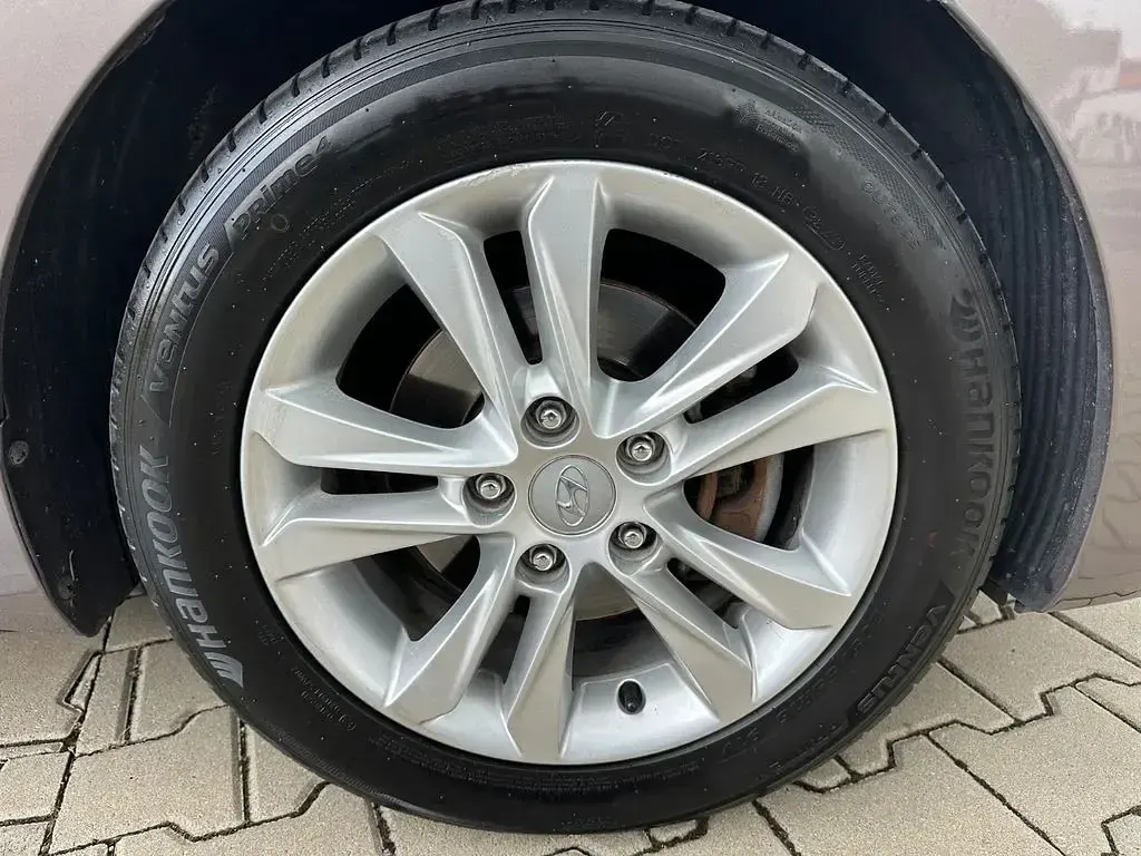 Gebraucht Hyundai i30 110 PS (80 kW) 2014 Grau Limousine