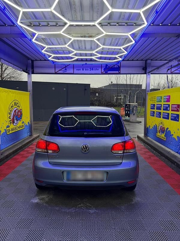Gebraucht VW Golf VI 140 PS (102 kW) 2011 Blau Kleinwagen