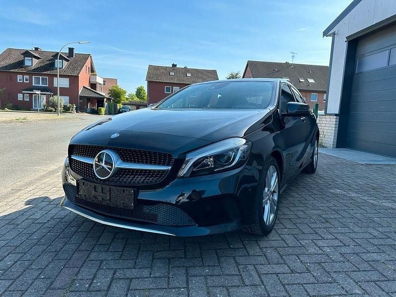 Schwarz Gebraucht 2016 Mercedes A250 Limousine | 16.990 € (Guter Preis) - Bild 1/4