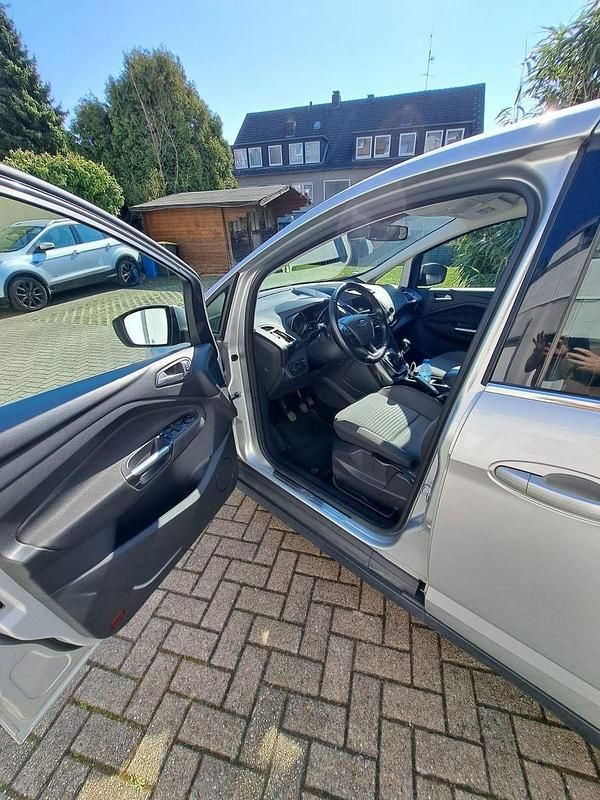Gebraucht Ford Grand C-Max Trend 125 PS (91 kW) 2016 Silber Van / Kleinbus