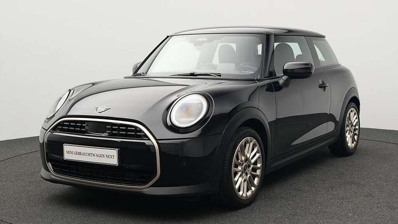 Schwarz Gebraucht 2024 Mini Cooper Favoured Kleinwagen | 26.671 € (Fairer Preis) - Bild 1/4