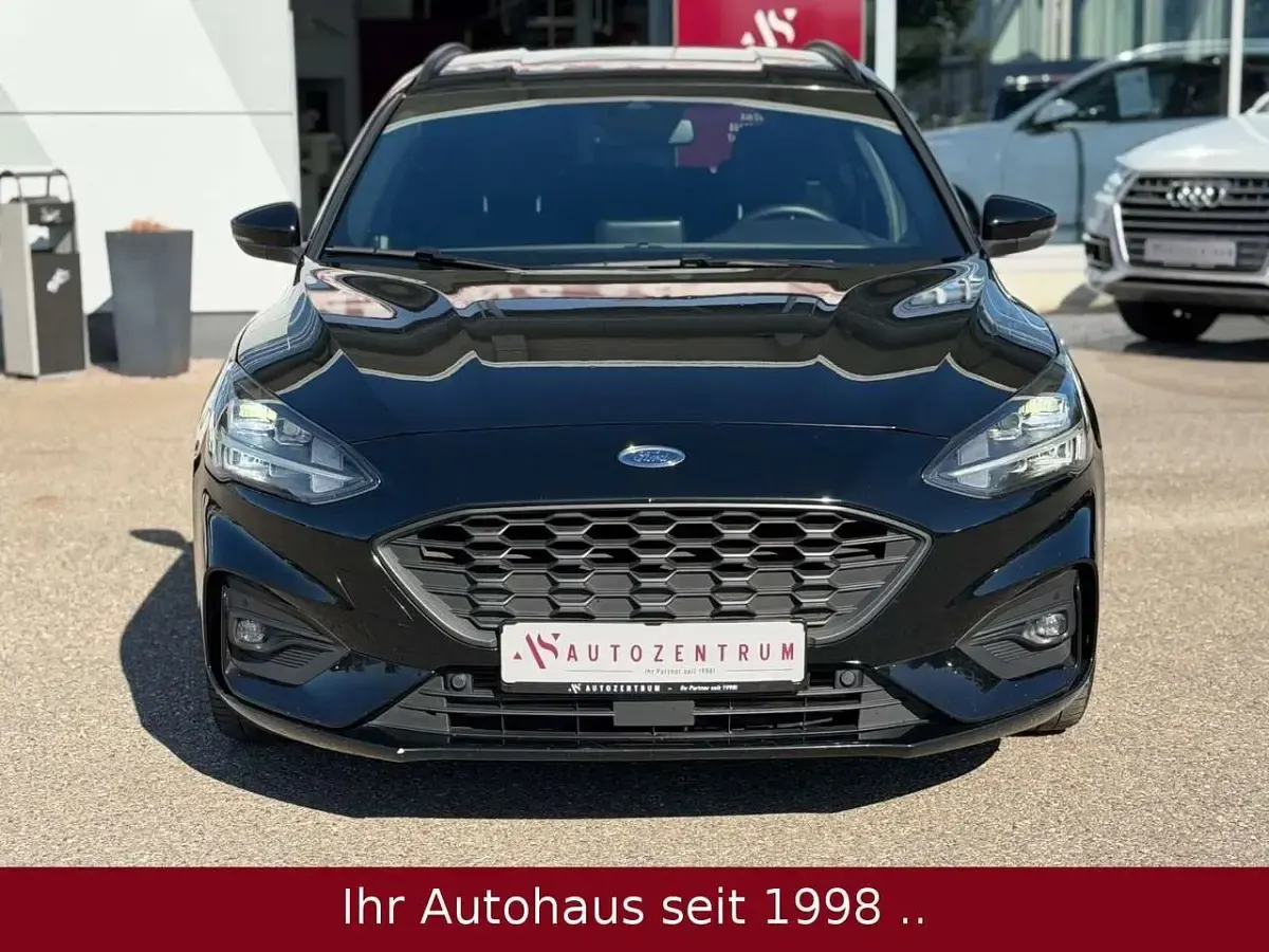Gebraucht Ford Focus ST-Line 125 PS (91 kW) 2019 Shadow black Kombi
