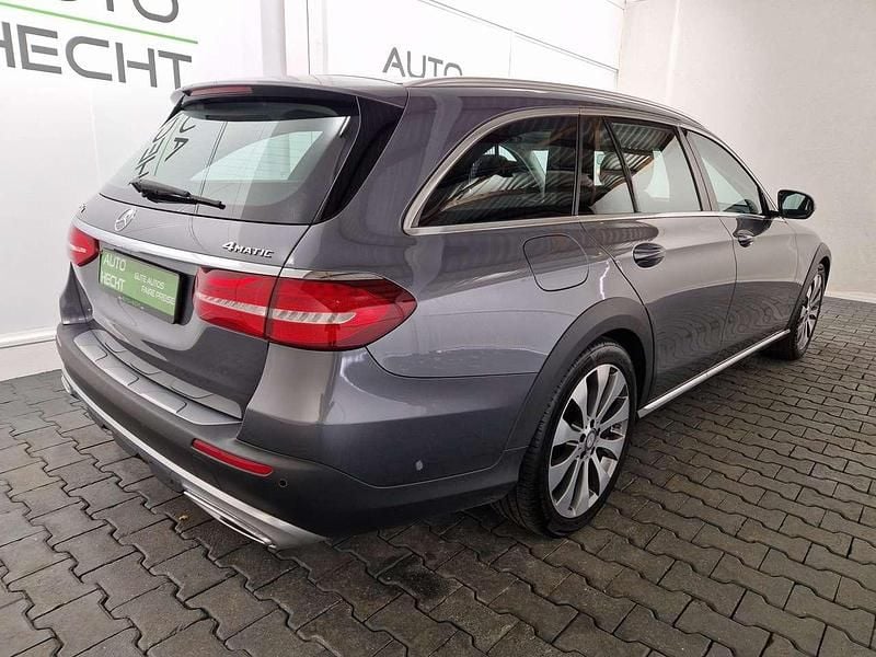 Gebraucht Mercedes E220 All-Terrain 194 PS (142 kW) 2017 Selenitgrau Kombi
