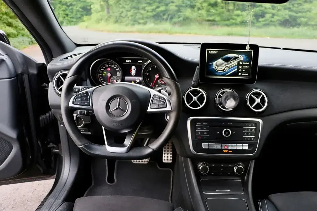 Gebraucht Mercedes CLA180 AMG line 122 PS (89 kW) 2017 Schwarz Limousine