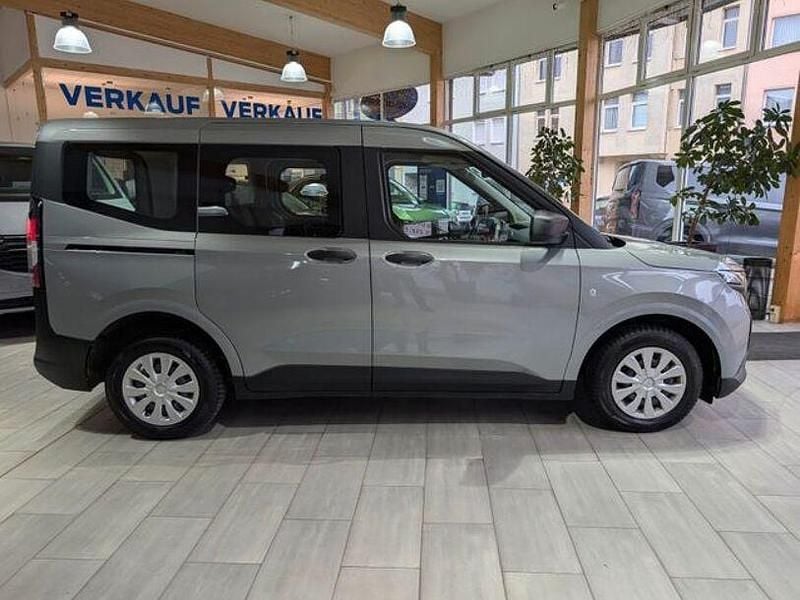 Gebraucht Ford Tourneo Courier Trend 125 PS (91 kW) 2024 Silber Van / Kleinbus