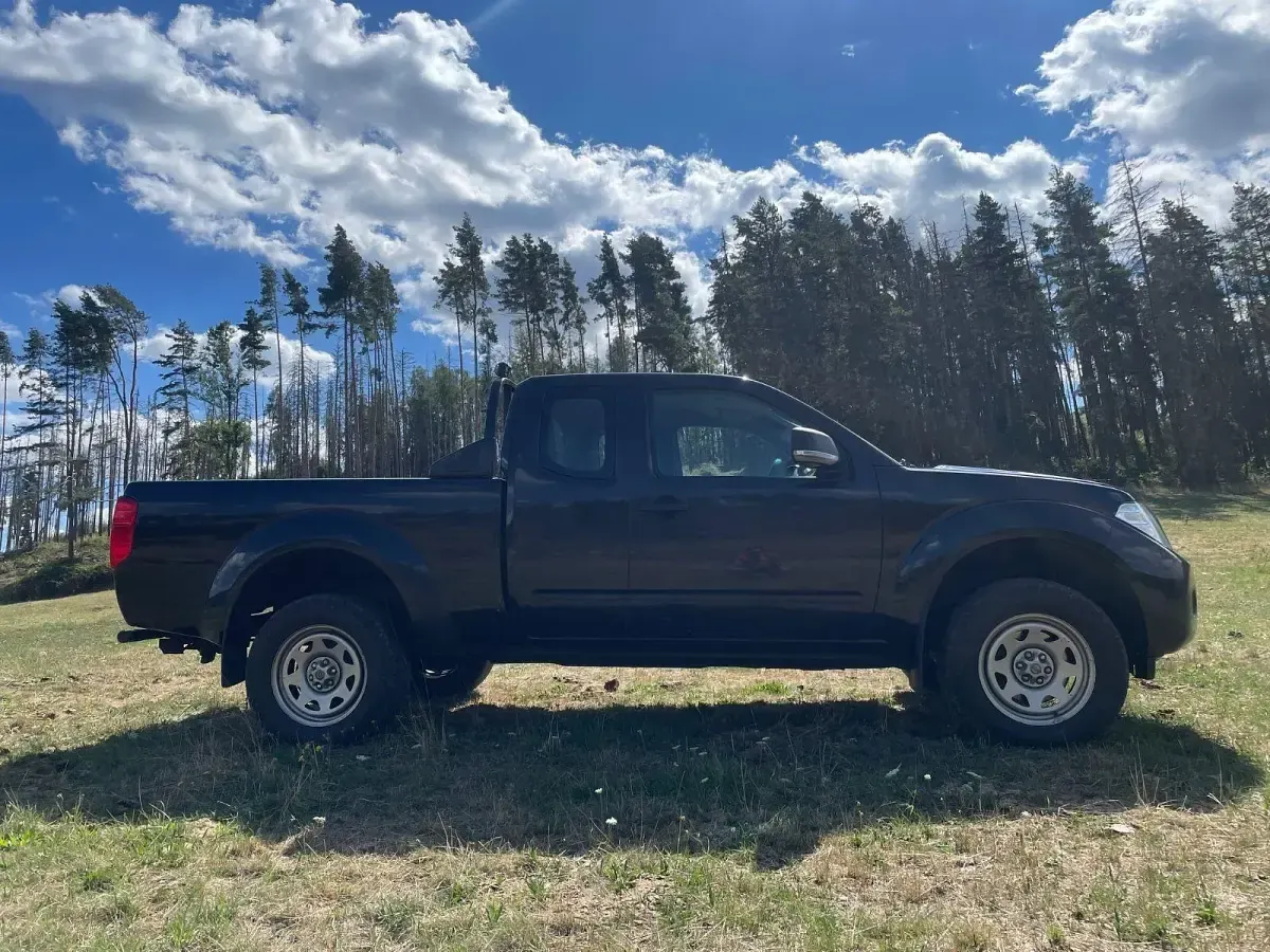 Gebraucht Nissan Navara 144 PS (105 kW) 2012 Schwarz Pickup