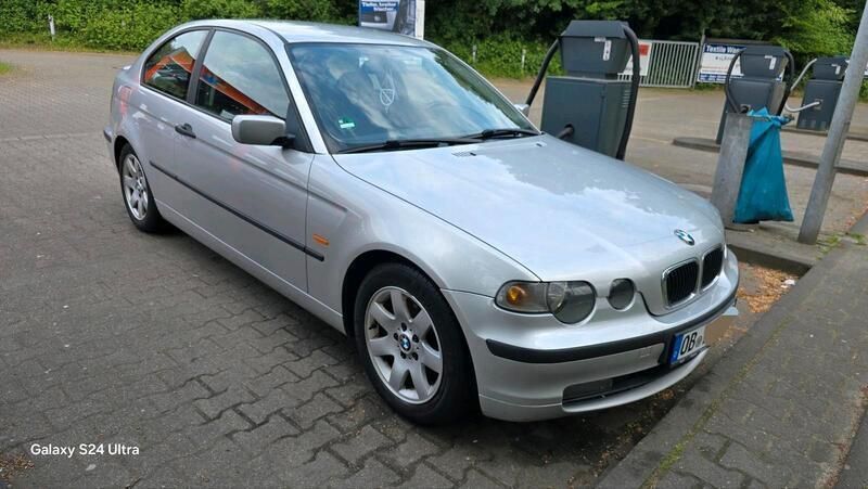 Silber Gebraucht 2001 BMW 316 Compact Kleinwagen | 1.500 € (Fairer Preis) - Bild 1/4