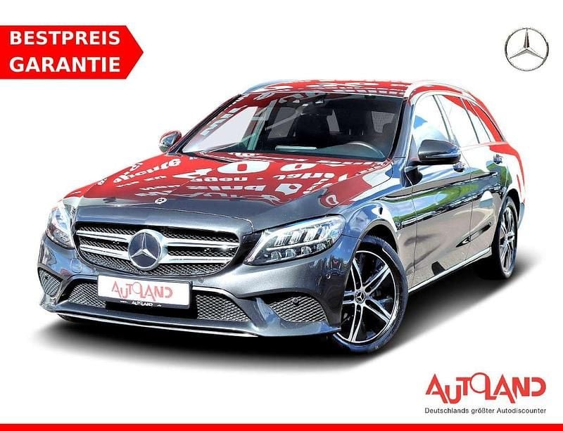 Grau Gebraucht 2020 Mercedes C160 Avantgarde Coupé | 22.990 € - Bild 1/4