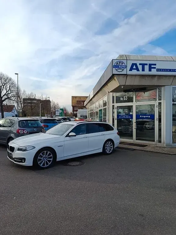 Gebraucht BMW 525 Luxury Line 218 PS (160 kW) 2015 Weiß Kombi
