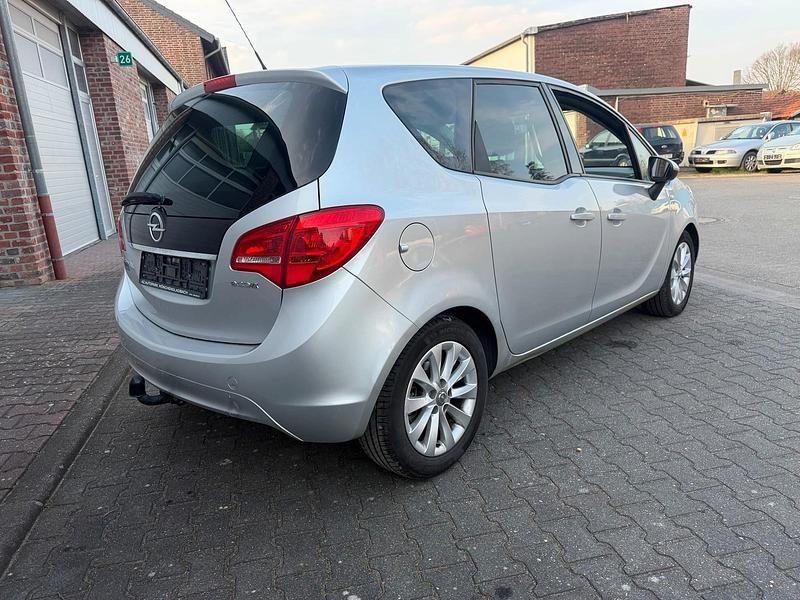 Gebraucht Opel Meriva 120 PS (88 kW) 2013 Silber Van / Kleinbus