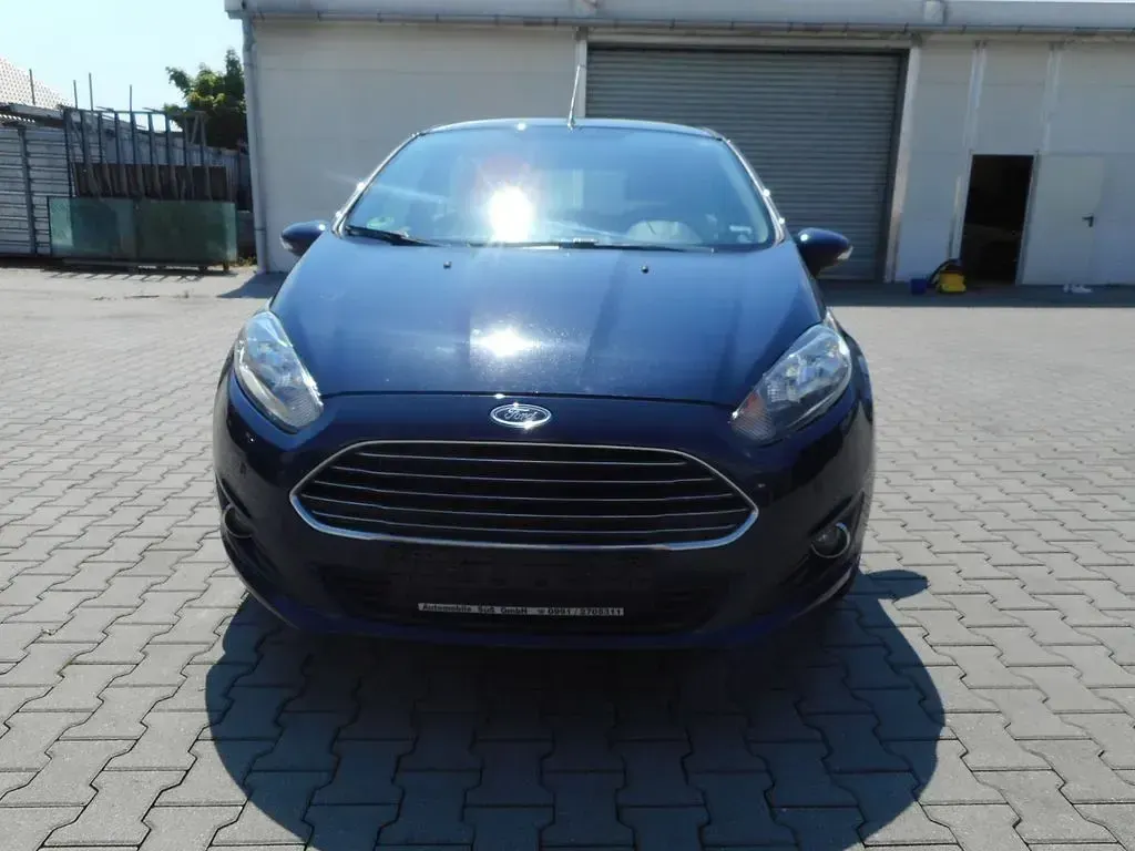 Gebraucht Ford Fiesta 95 PS (69 kW) 2015 Blau Kleinwagen