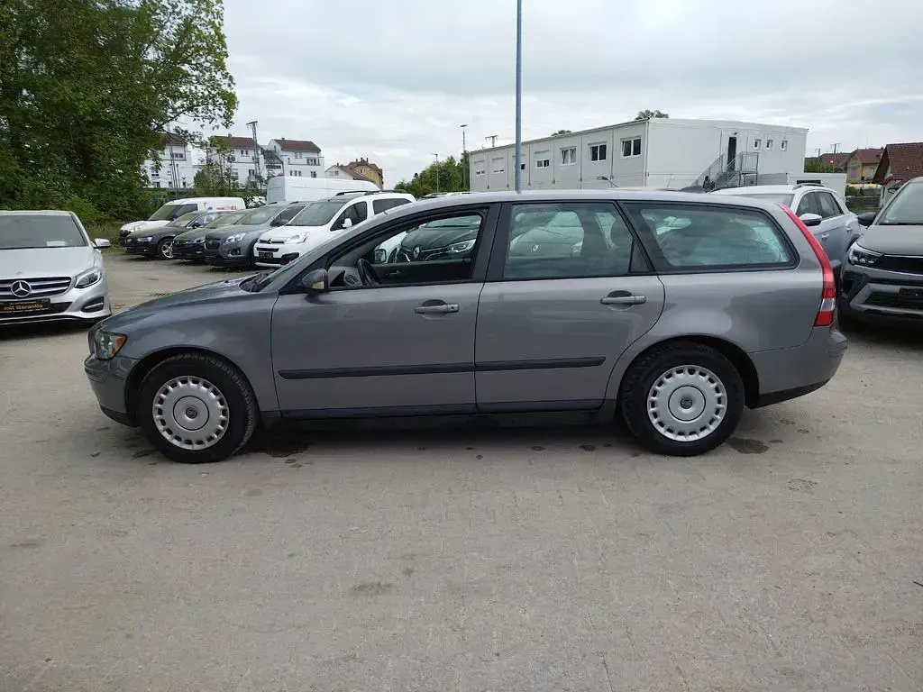 Używany Volvo V50 125 KM (91 kW) 2005 Szary Kombi
