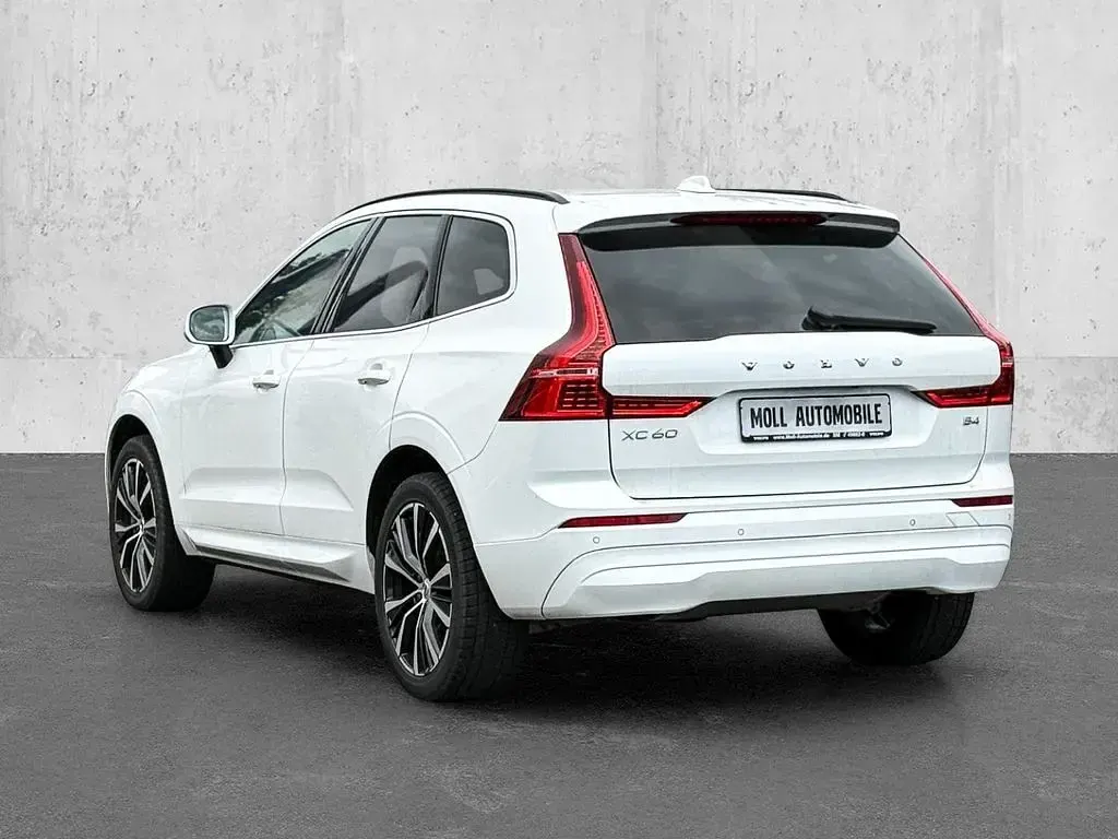 Gebraucht Volvo XC60 Core 197 PS (144 kW) 2024 Weiss SUV